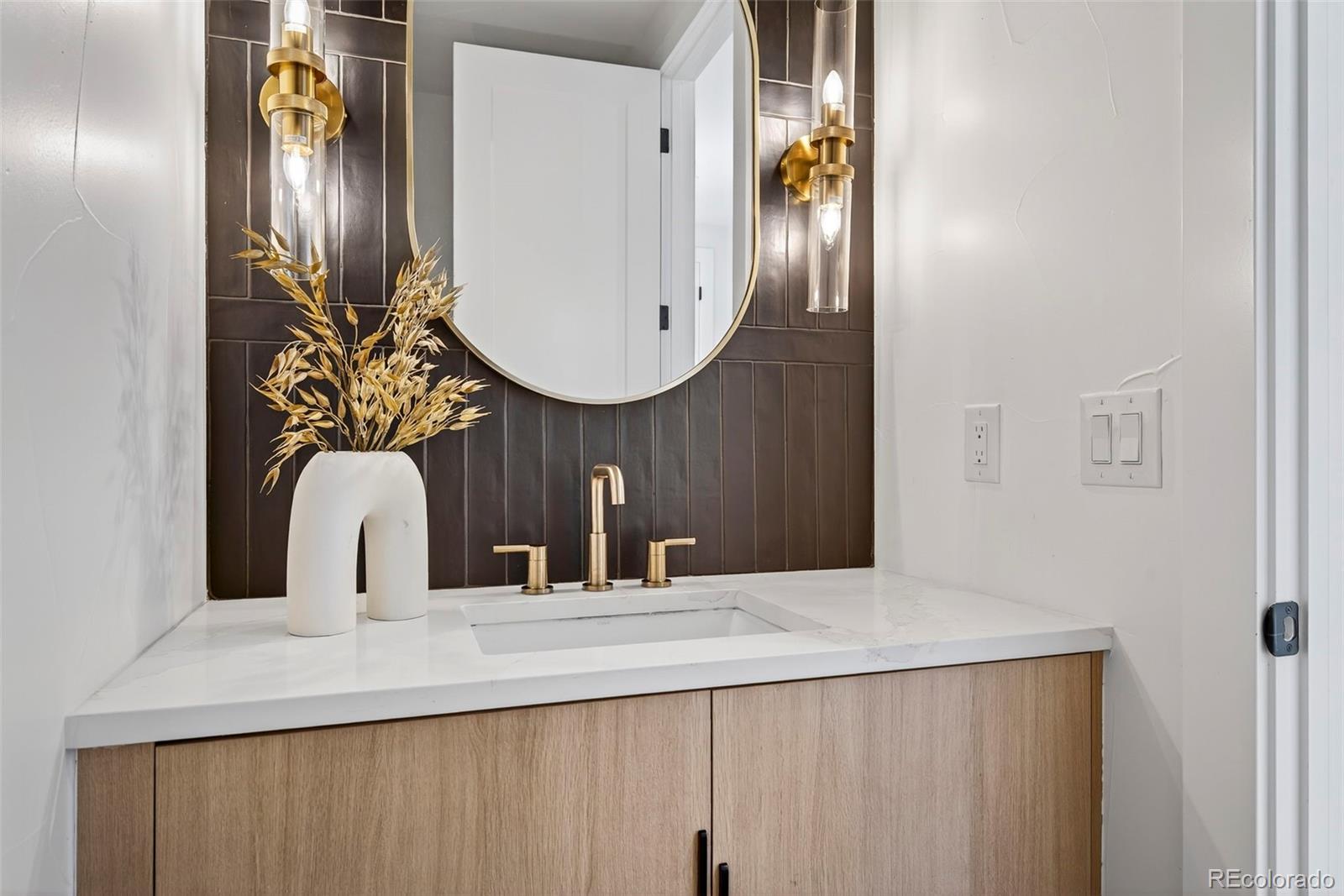 3047 S Cherokee Street