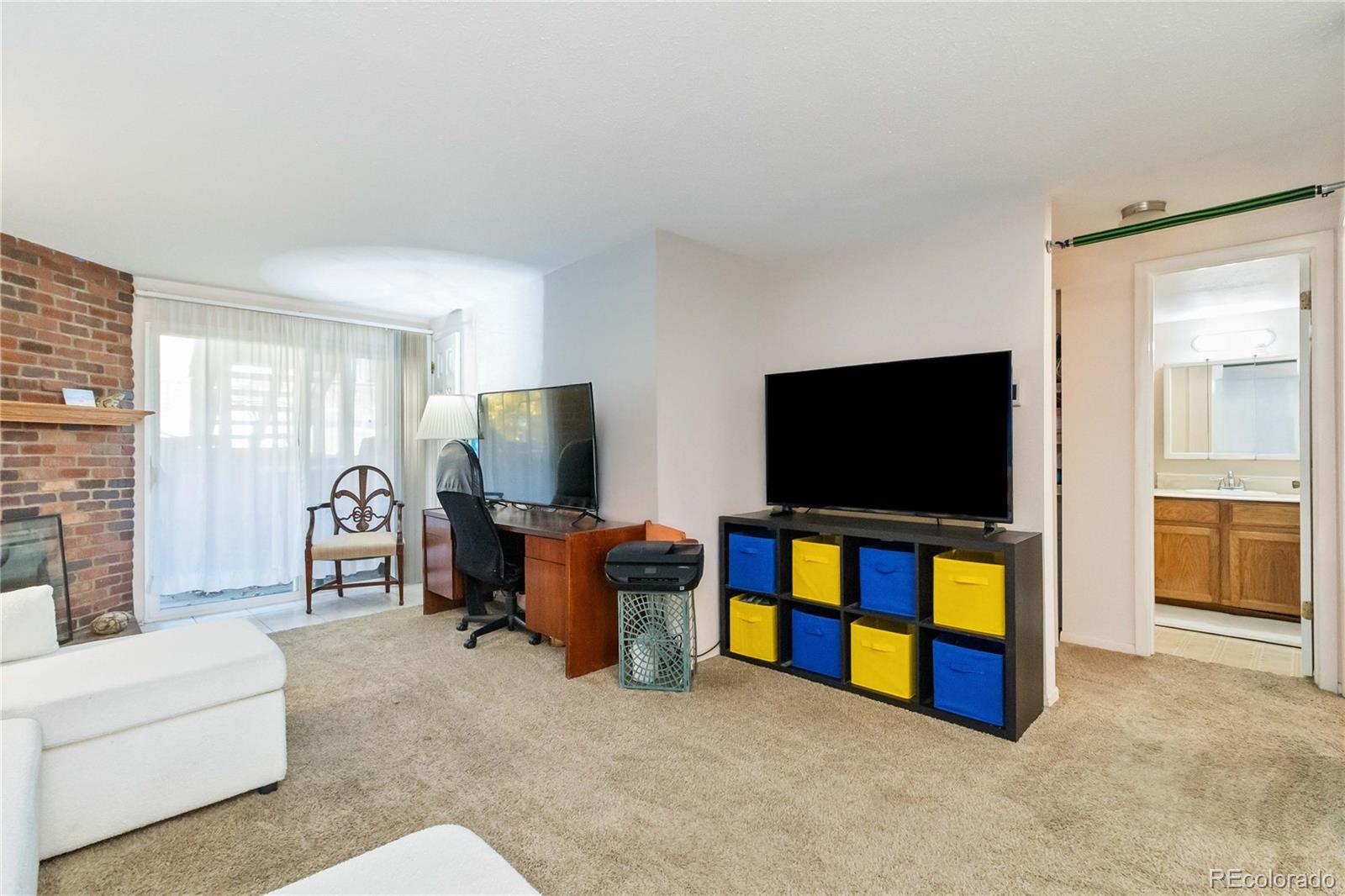 1390 Everett Court 111