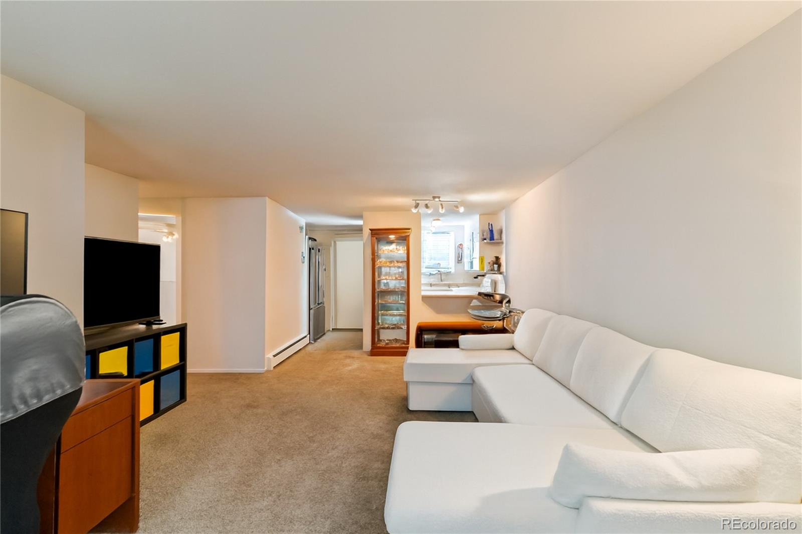 1390 Everett Court 111