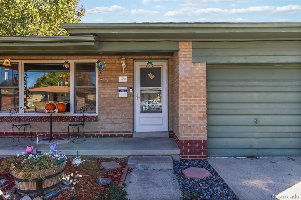 Photo of 1420 S Fenton St, Lakewood, CO 80232 (MLS # 9033677)