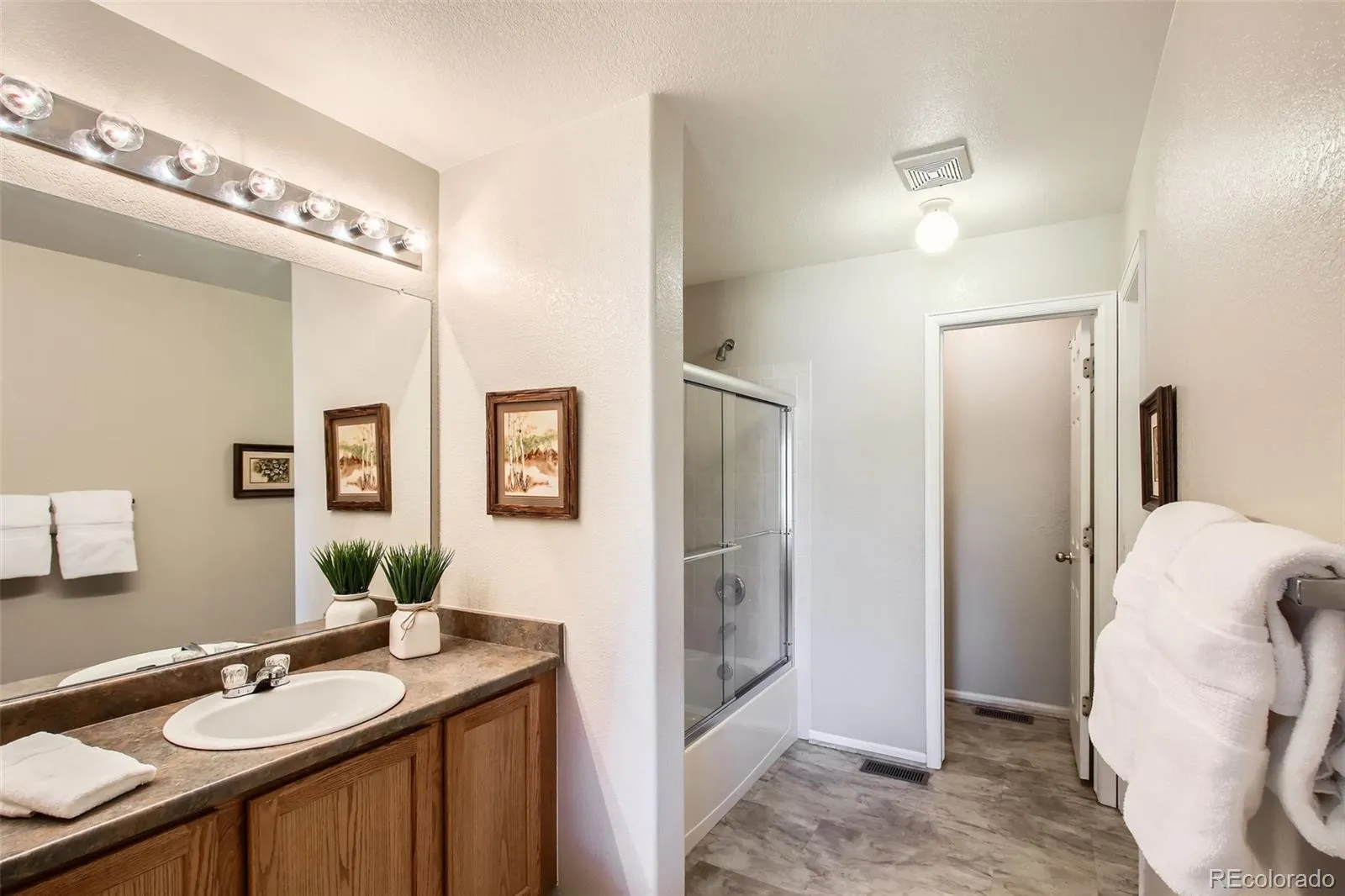 Arvada, Colorado 80403, United States, 2 Bedrooms Bedrooms, ,2 BathroomsBathrooms,Residential,Active,131137