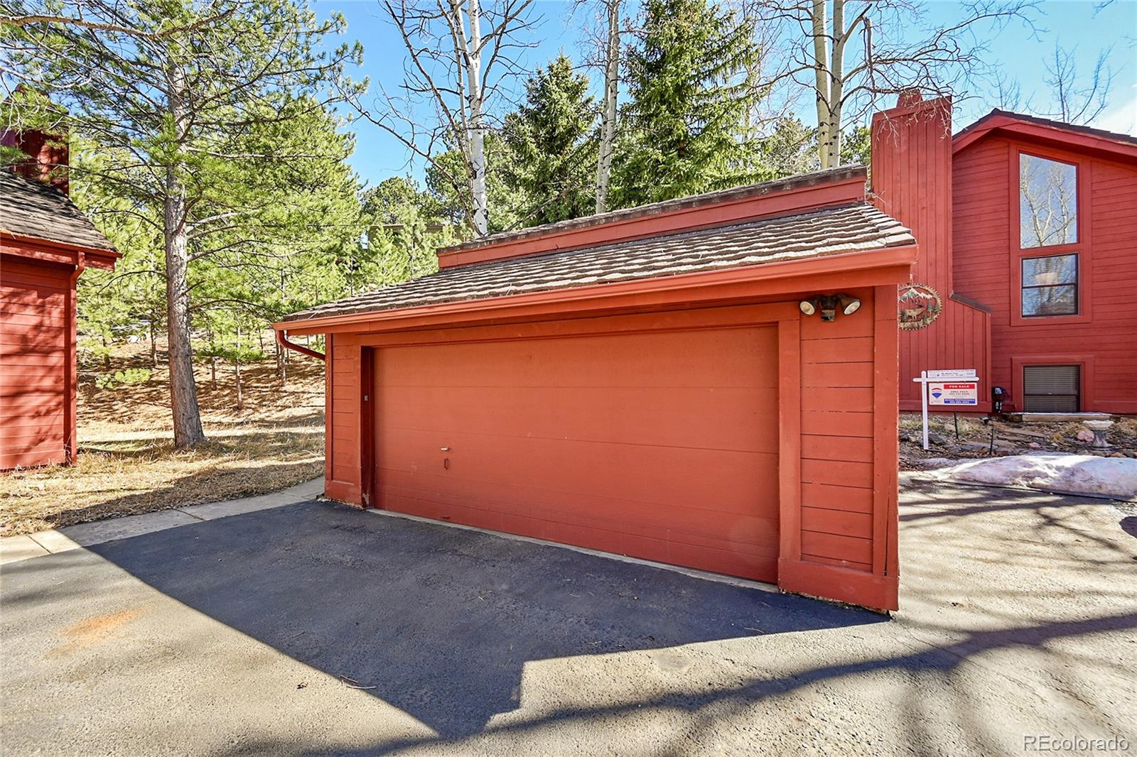 23626 Genesee Village Road