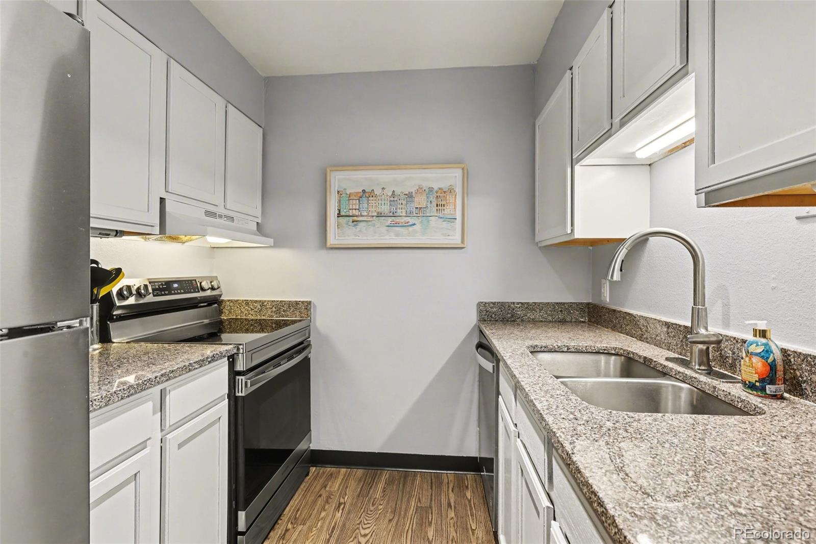 2227 Canyon Boulevard 211