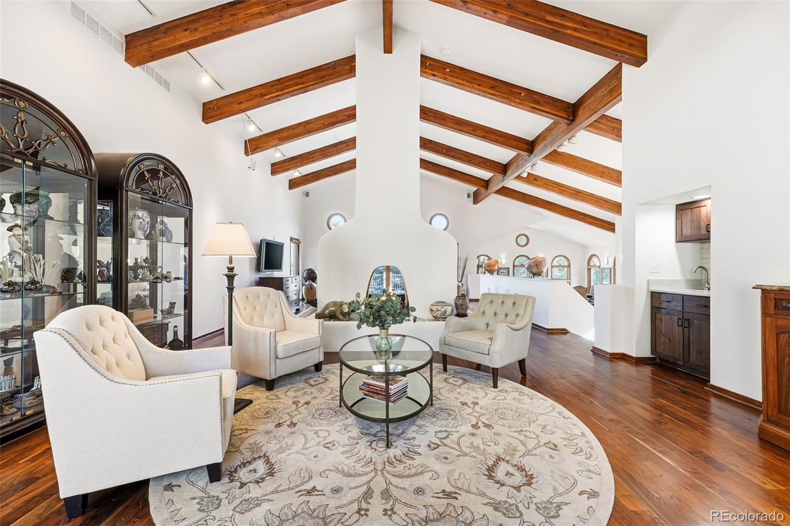 5904 Meadowbrook Drive