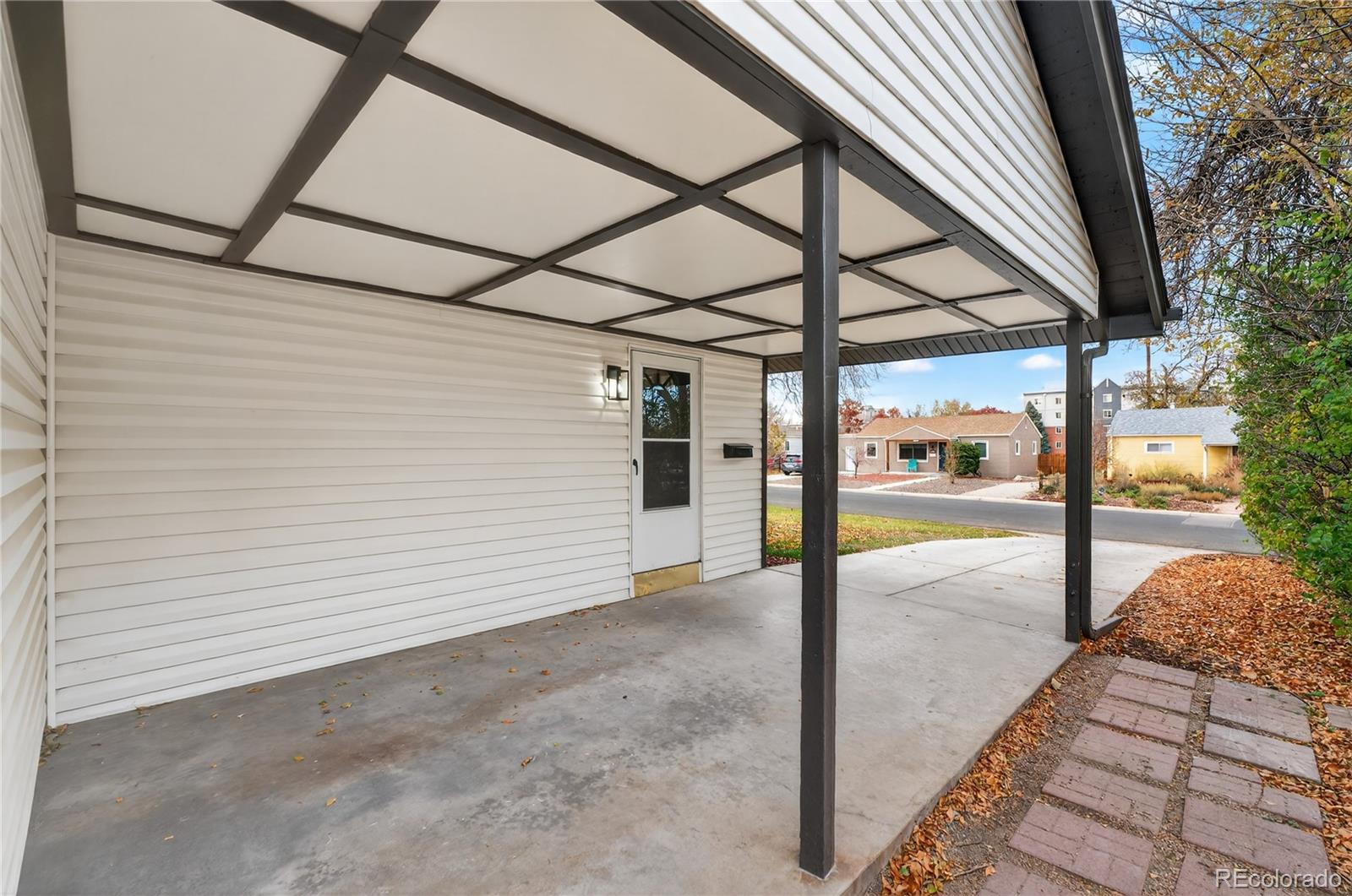 4910 E Missouri Avenue