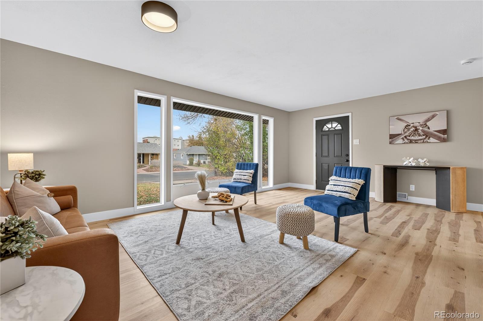 4910 E Missouri Avenue