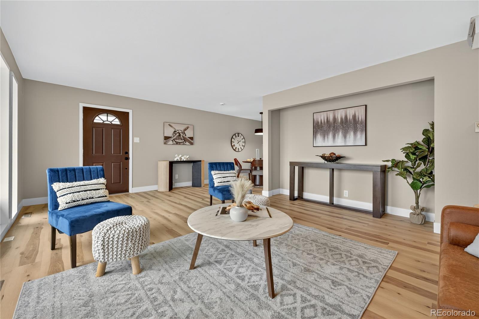 4910 E Missouri Avenue