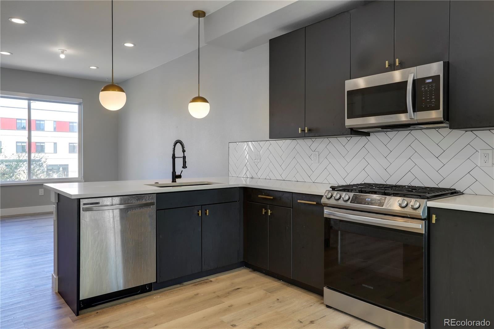 4925 W 10th Avenue 103