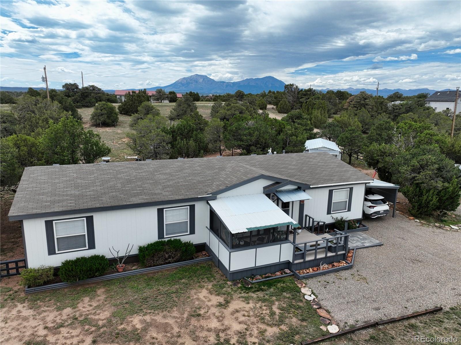 52 San Isabel Boulevard