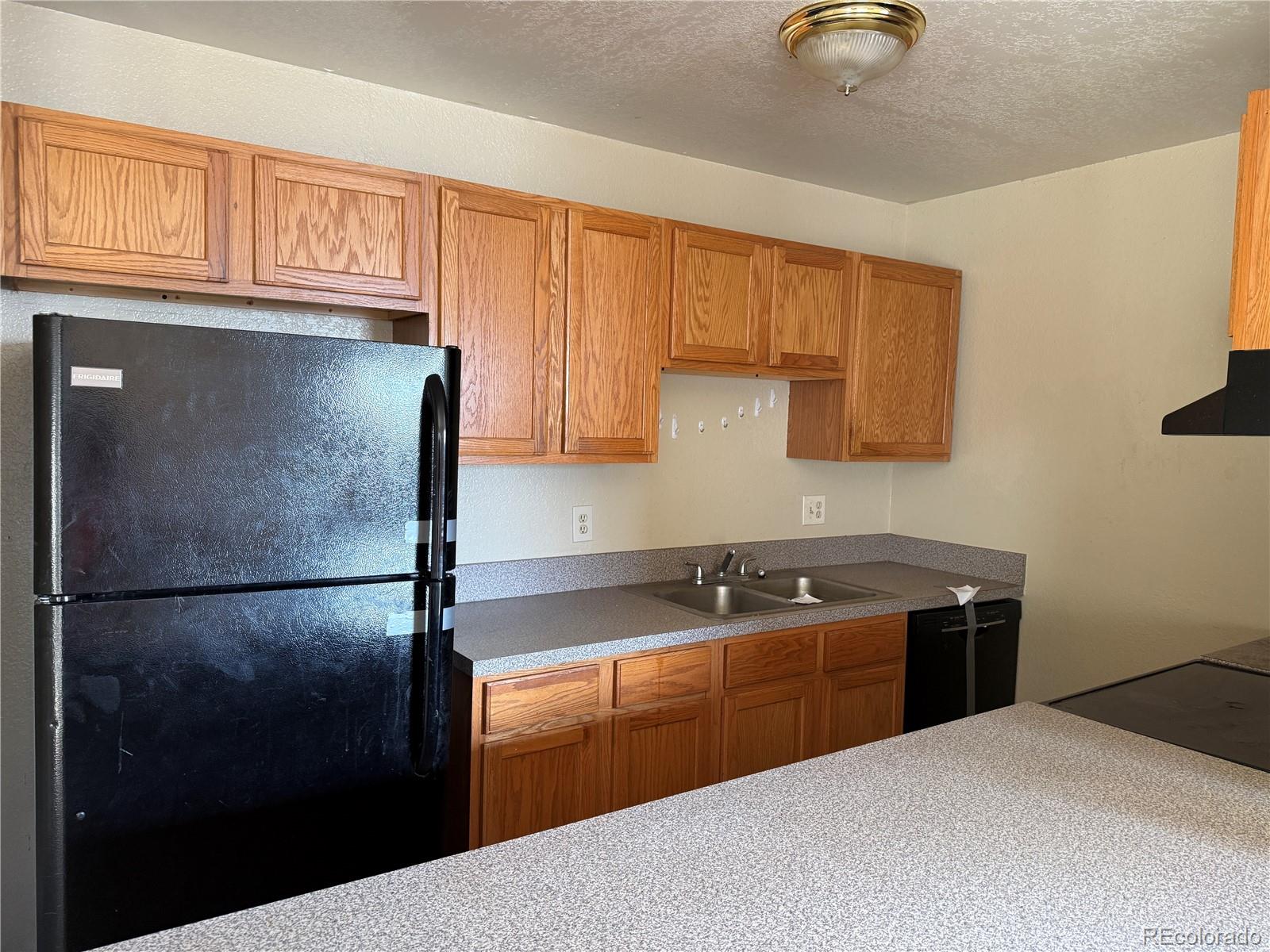 225 E 8th Avenue C14