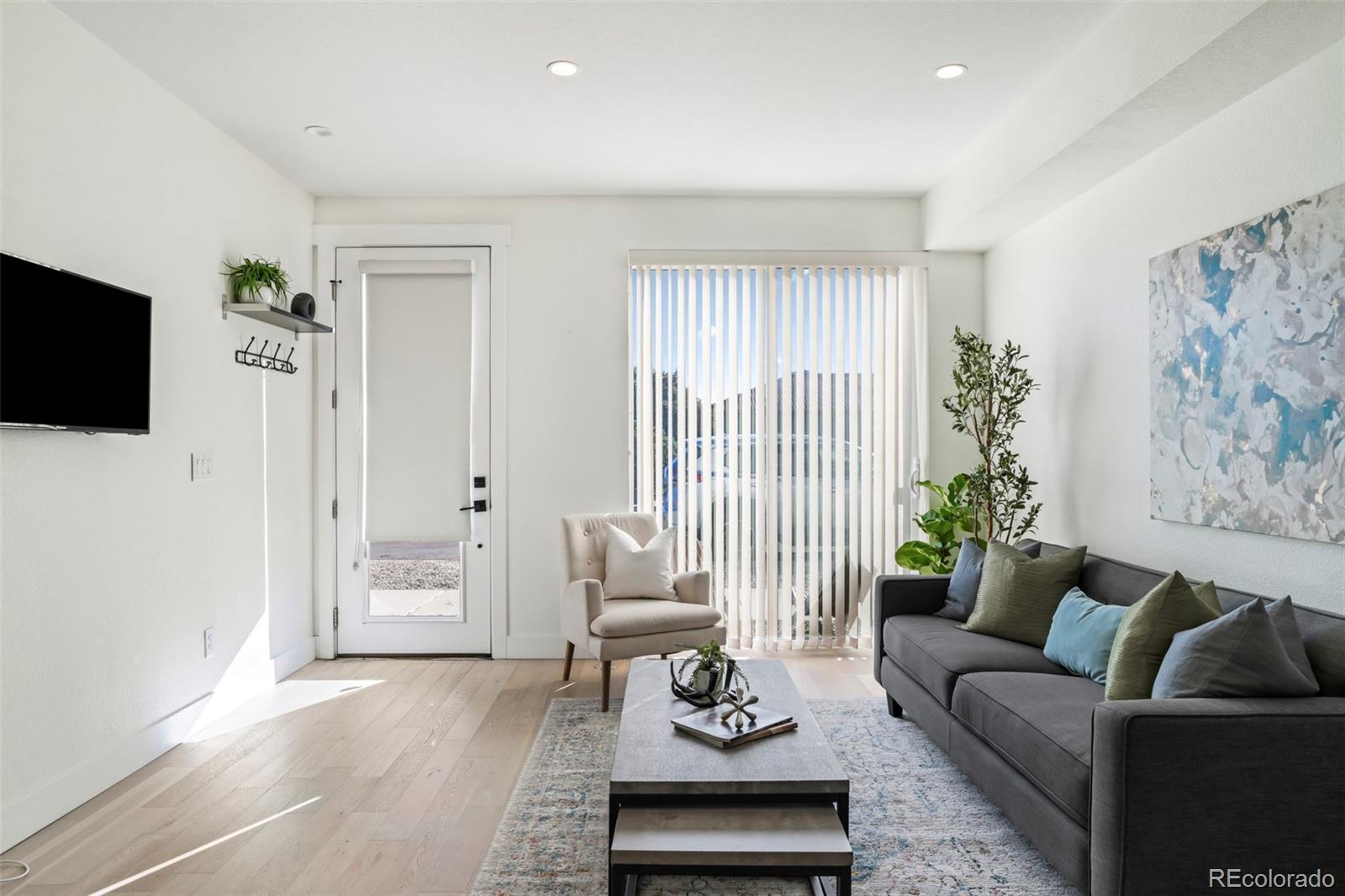 4777 Shoshone Street 9