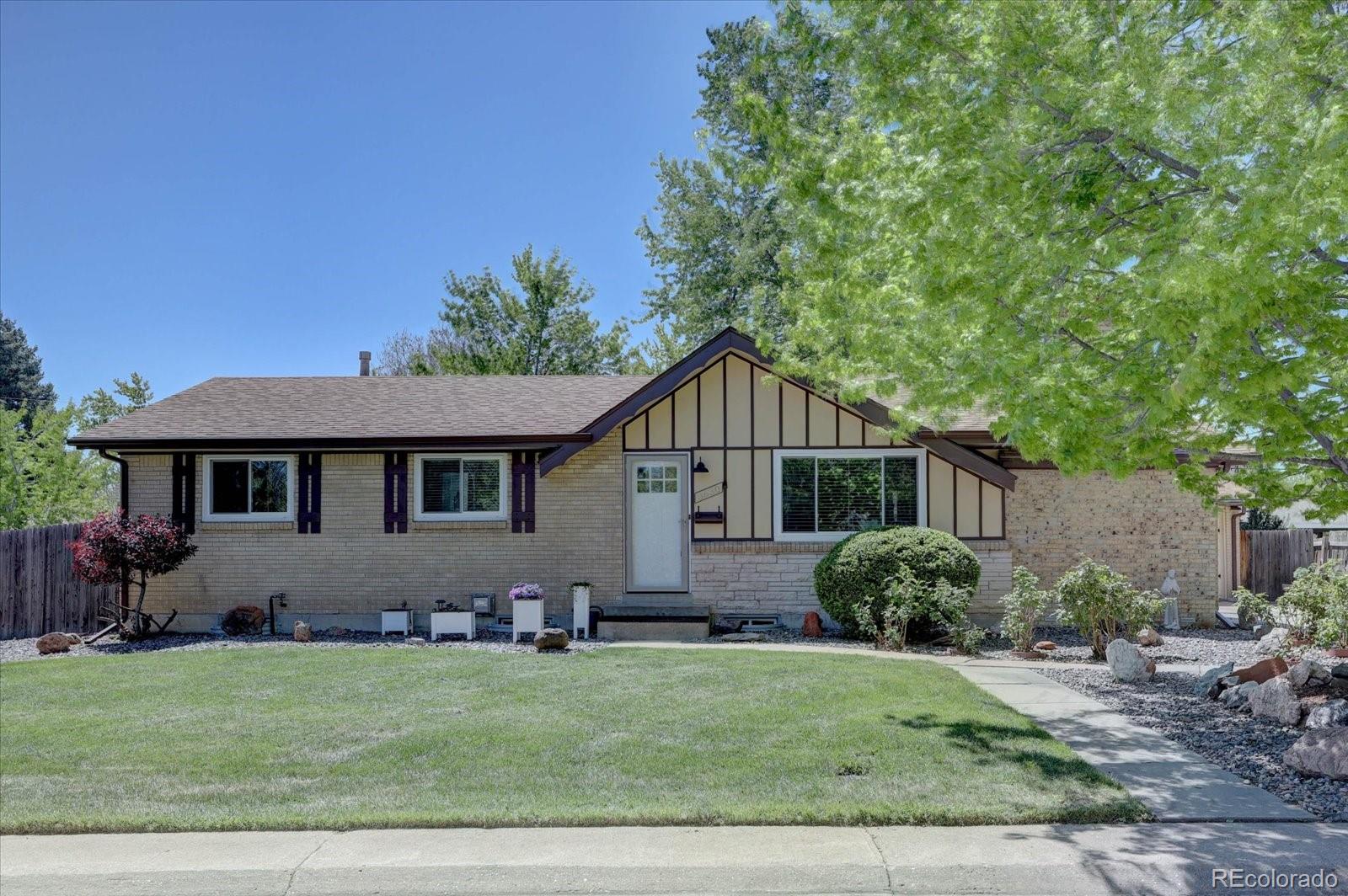 3630 W Saratoga Avenue
