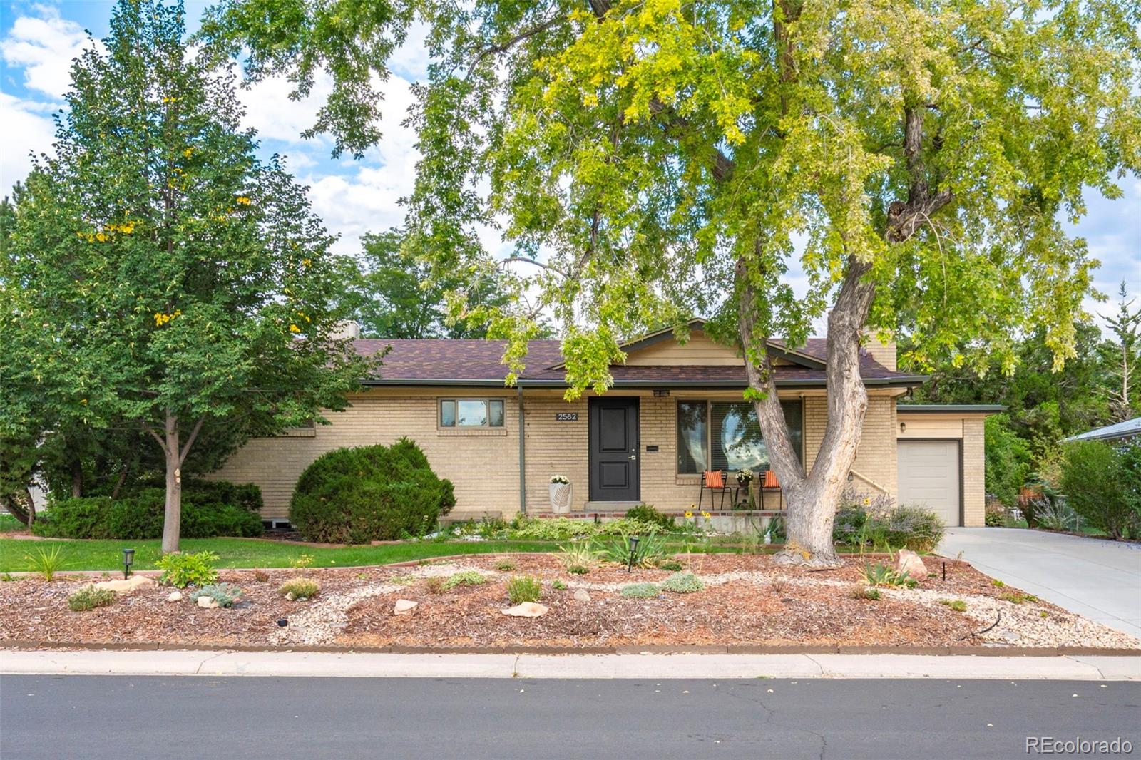 2582 S Dennison Court