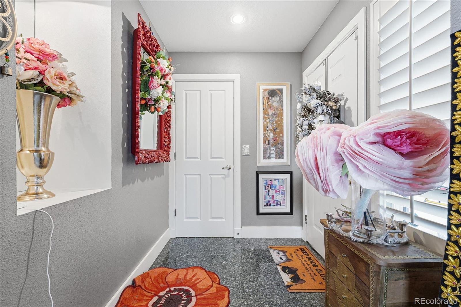 790 N Clarkson Street 101