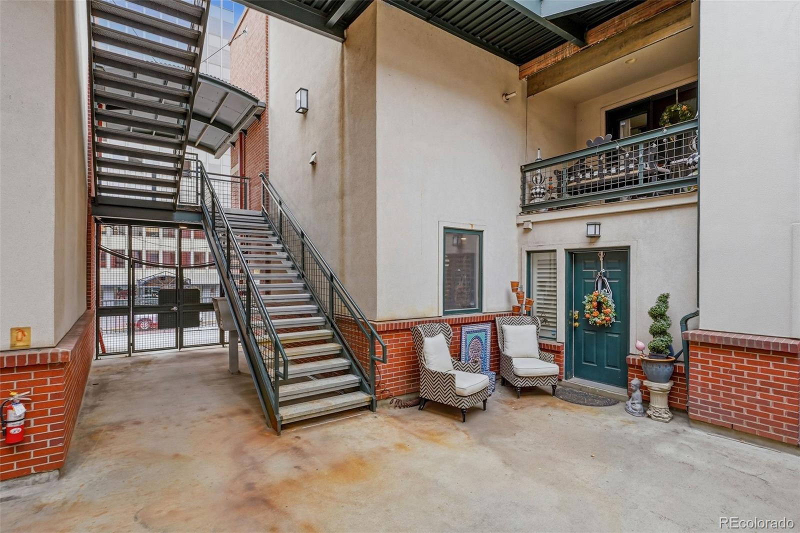 790 N Clarkson Street 101