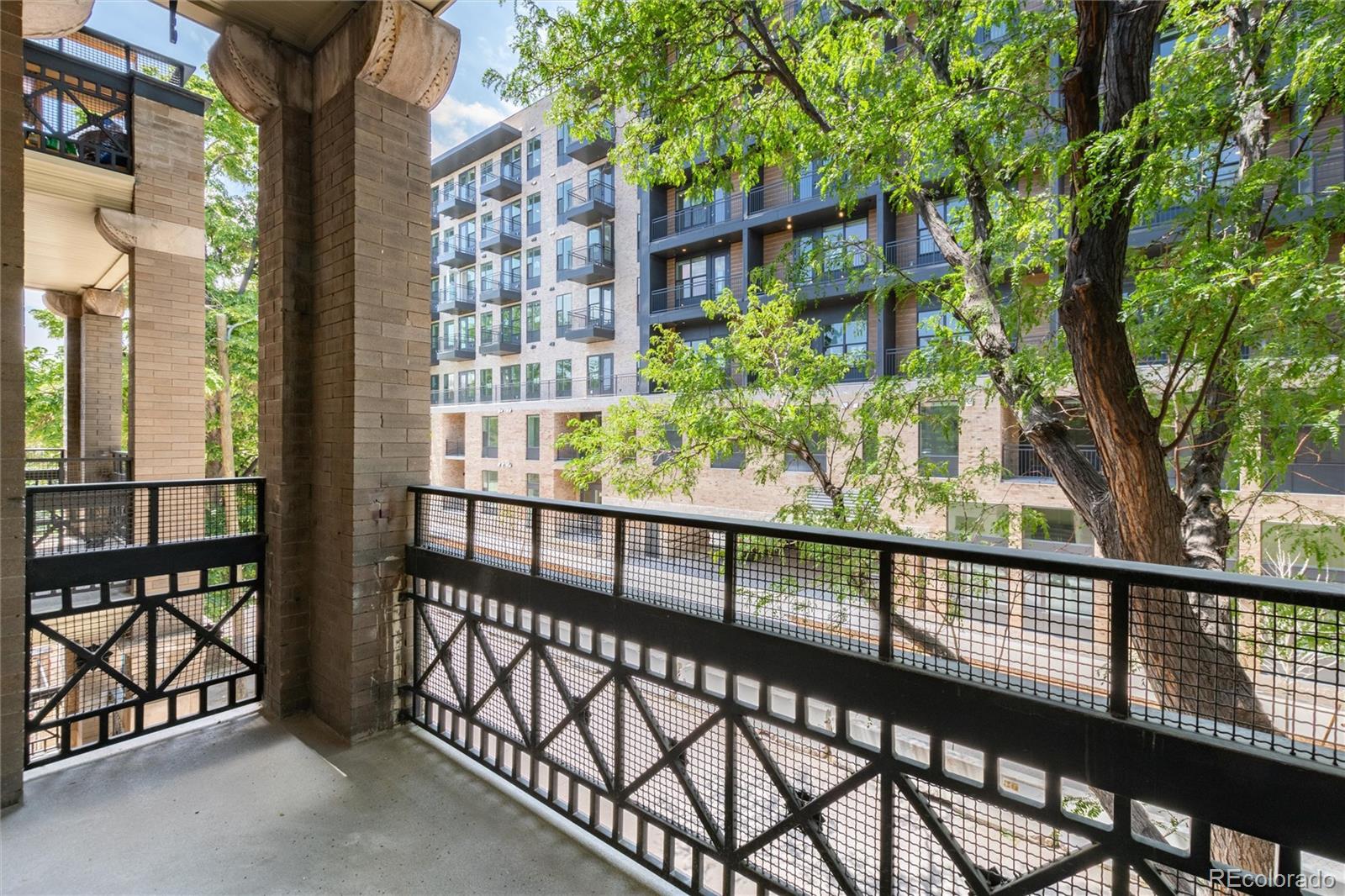 1210 E Colfax Avenue 302