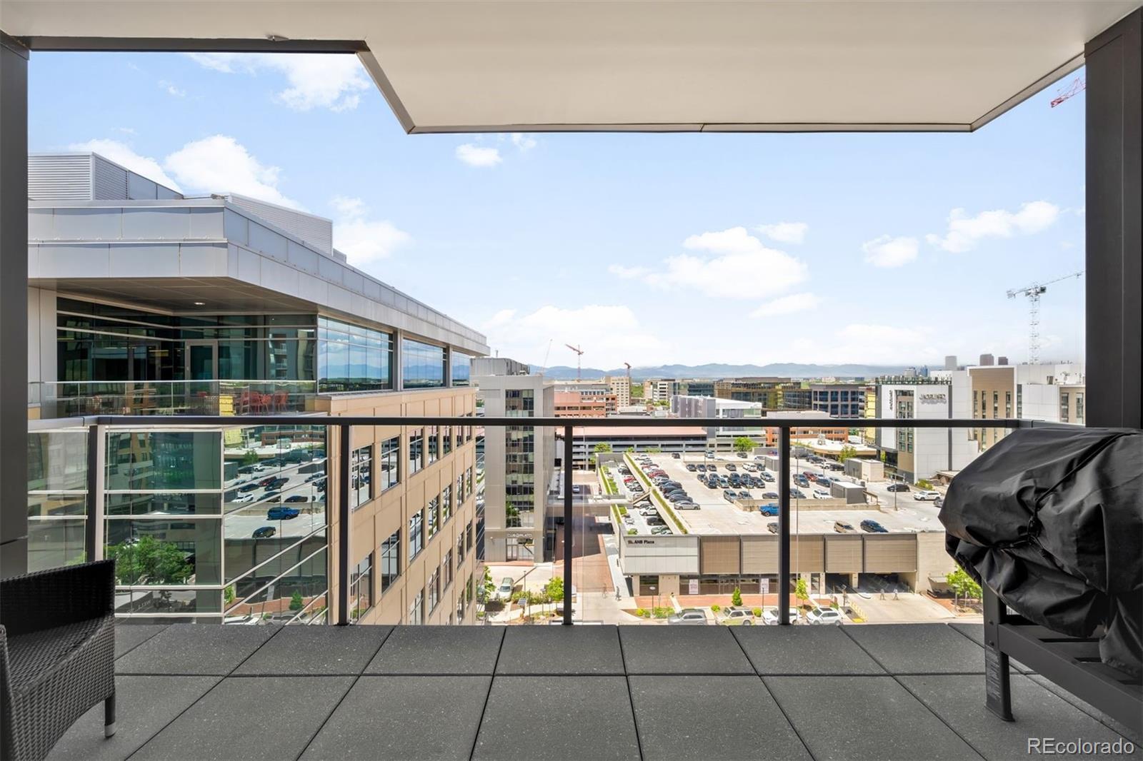 155 Steele Street 1017