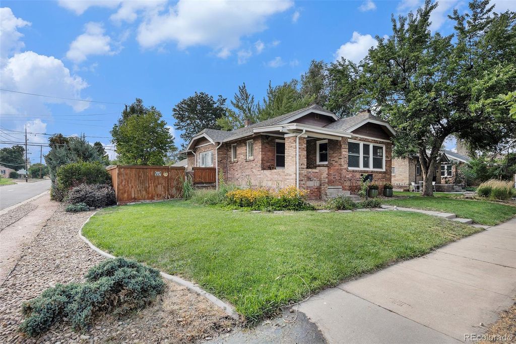 Photo of 1401 Rosemary Street, Denver, CO 80220 (MLS # 5707805)