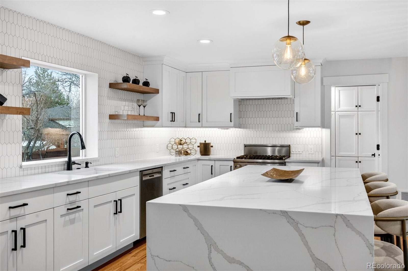 2707 E Jamison Avenue