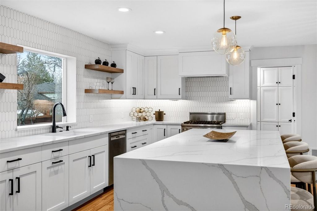 Photo of 2707 E Jamison Avenue, Centennial, CO 80122 (MLS # 9165086)