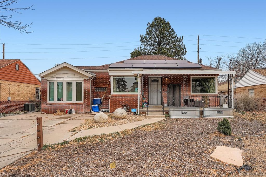Photo of 2140 Oneida Street, Denver, CO 80207 (MLS # 3866735)