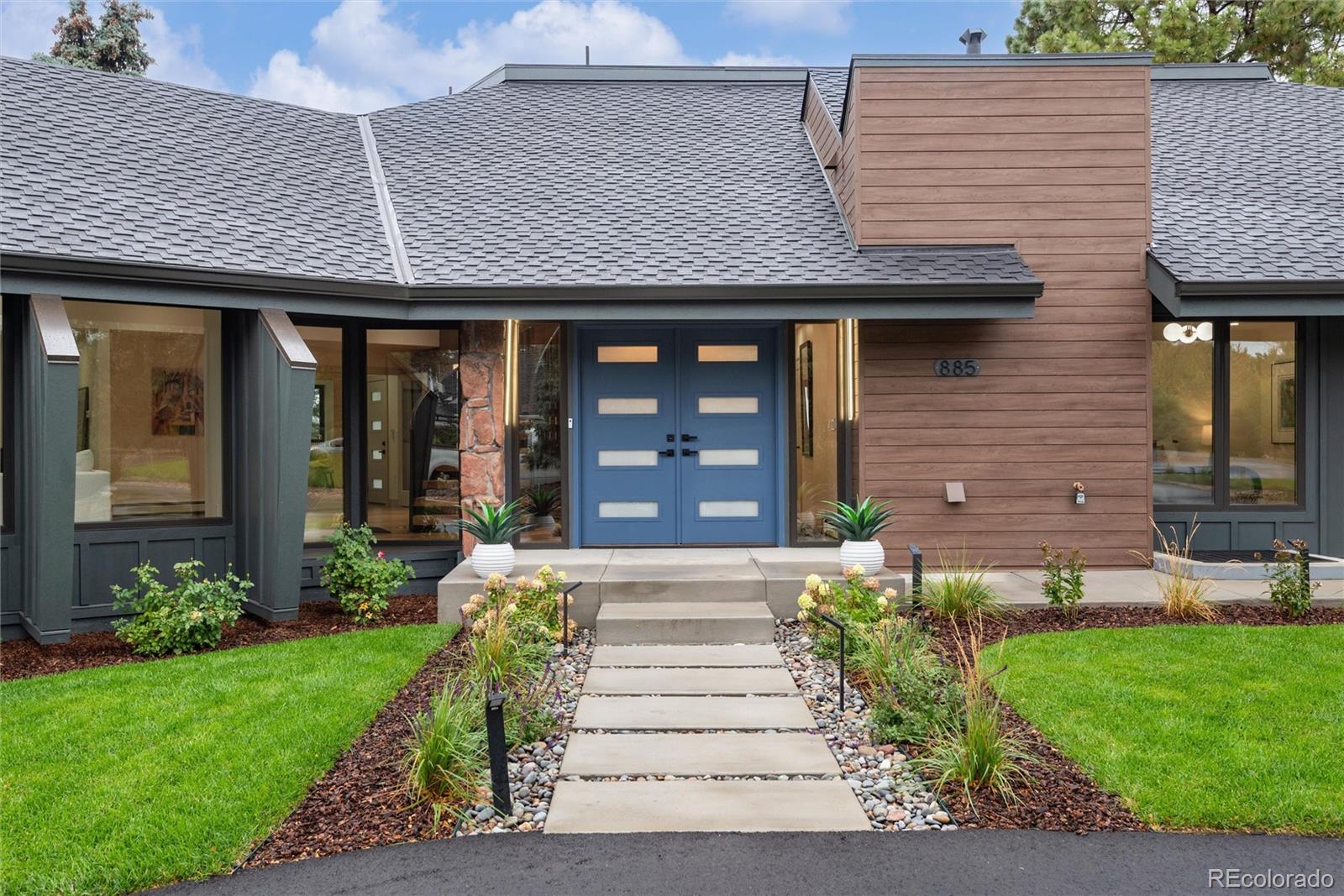 885 Front Range Road