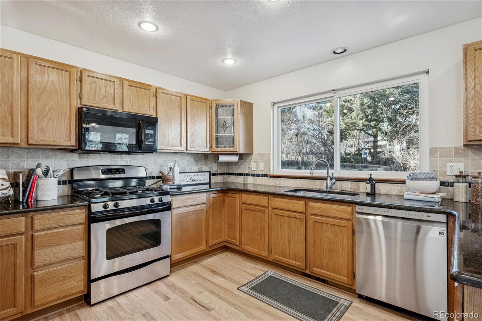 11077 W Roxbury Avenue