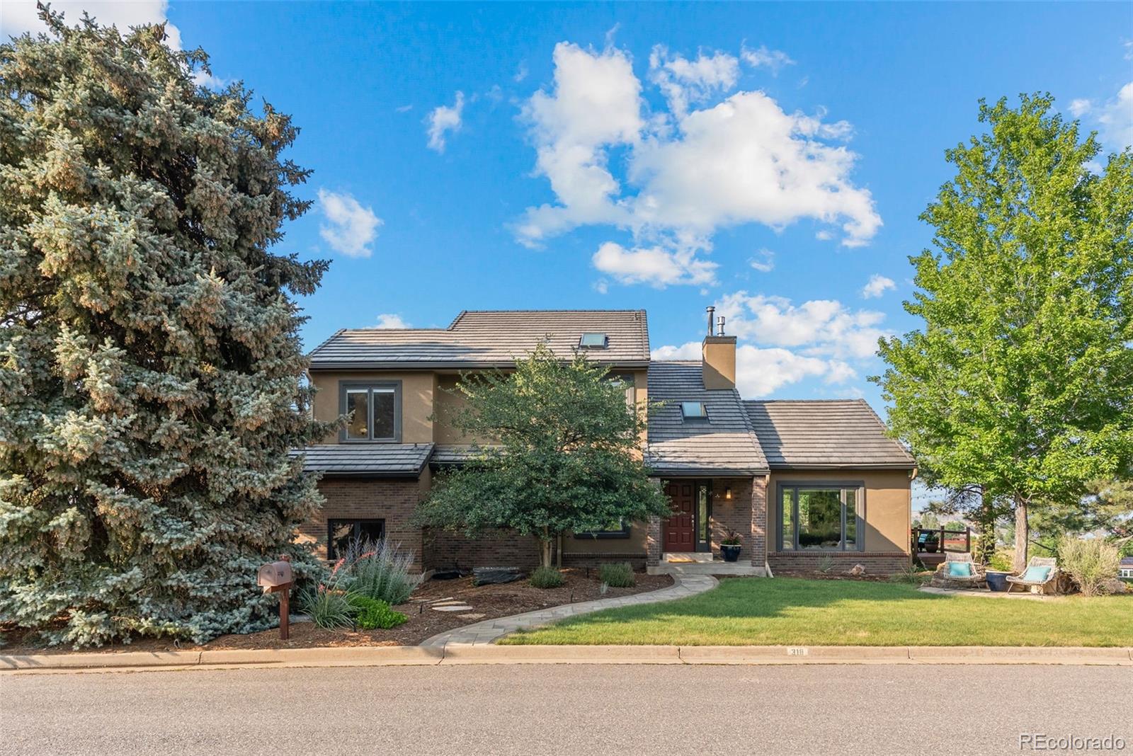 318 Defrance Court