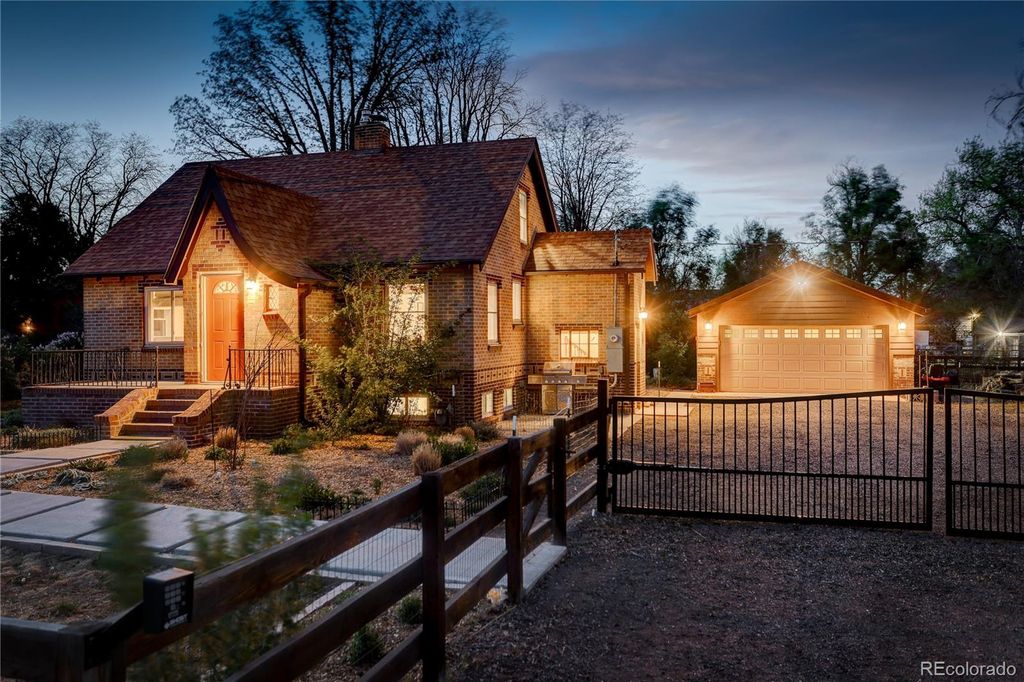 Photo of 6907 W 12th Avenue, Lakewood, CO 80214 (MLS # 4258384)