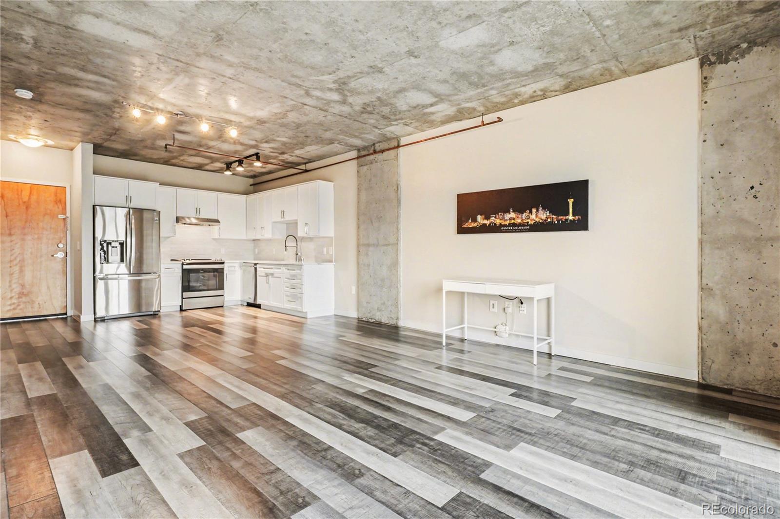 1475 Delgany Street 404