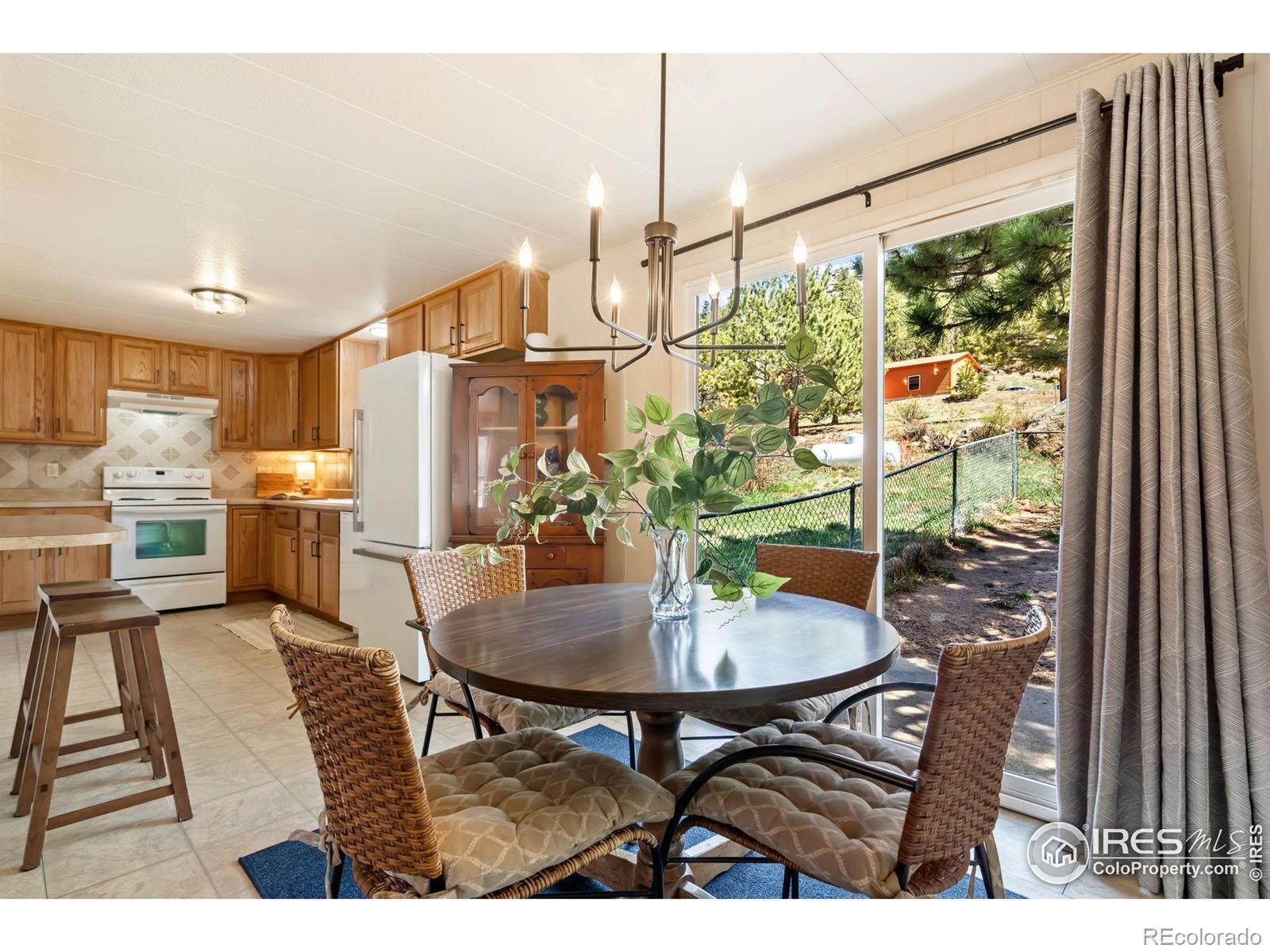 376 Meadowview Drive