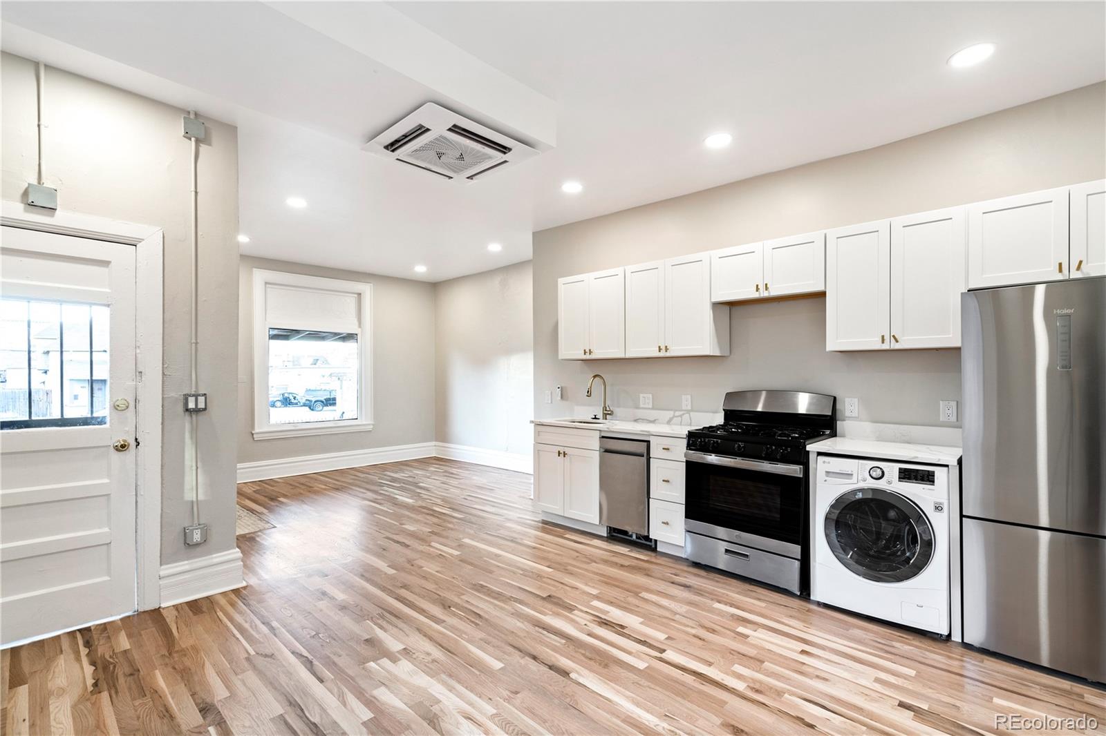 252 N Lincoln Street