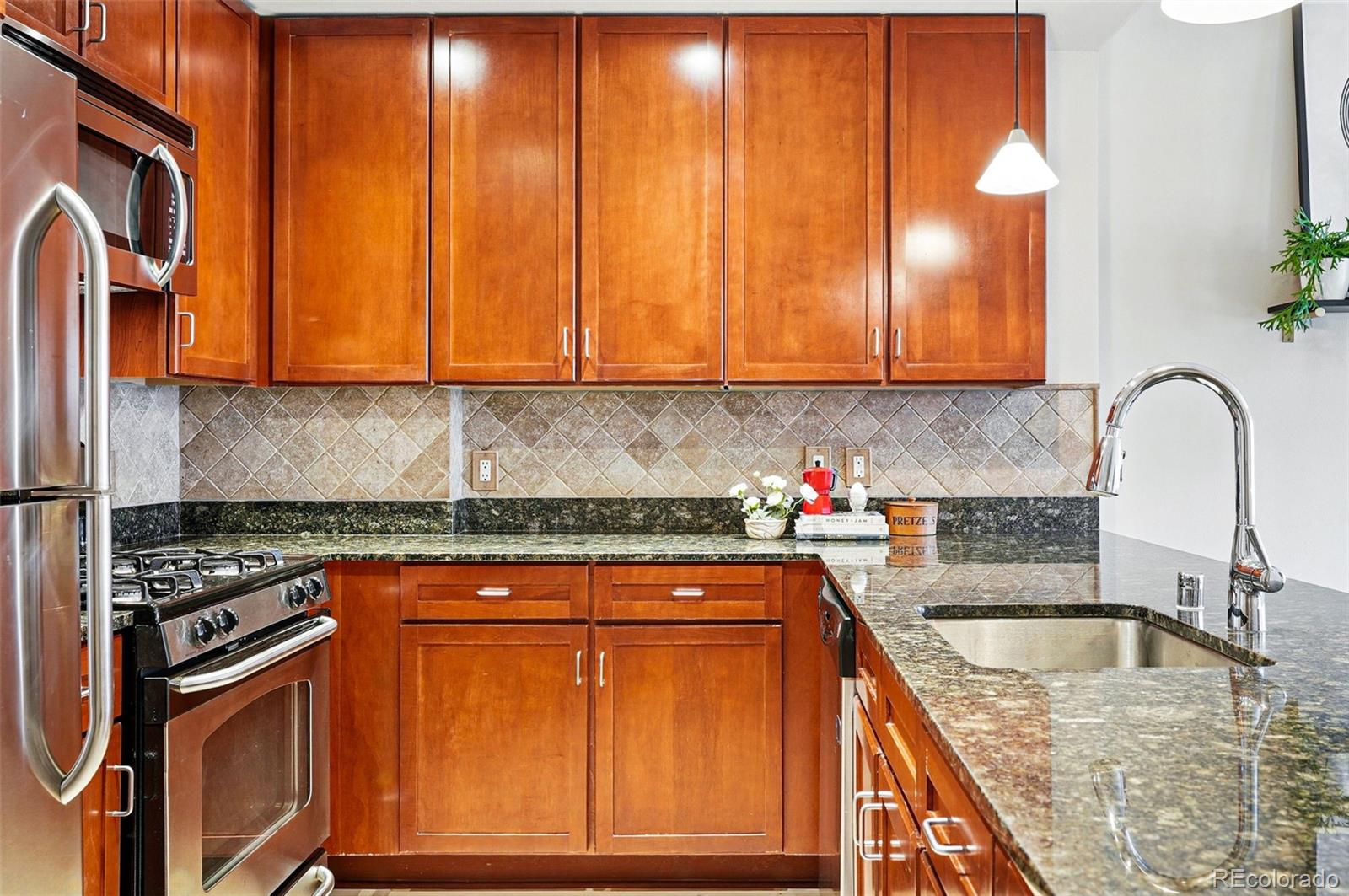 1975 N Grant Street 810