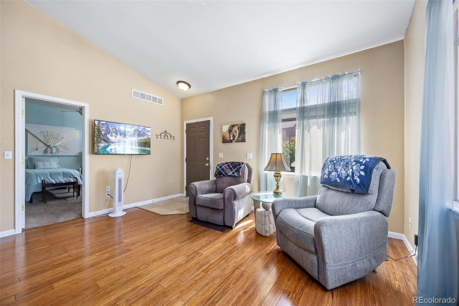 10003 Wyandott Circle S