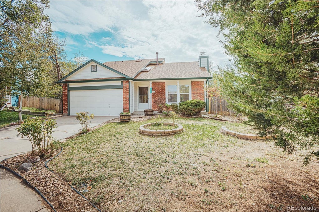 Photo of 20066 E Bellewood Place, Centennial, CO 80015 (MLS # 6109946)