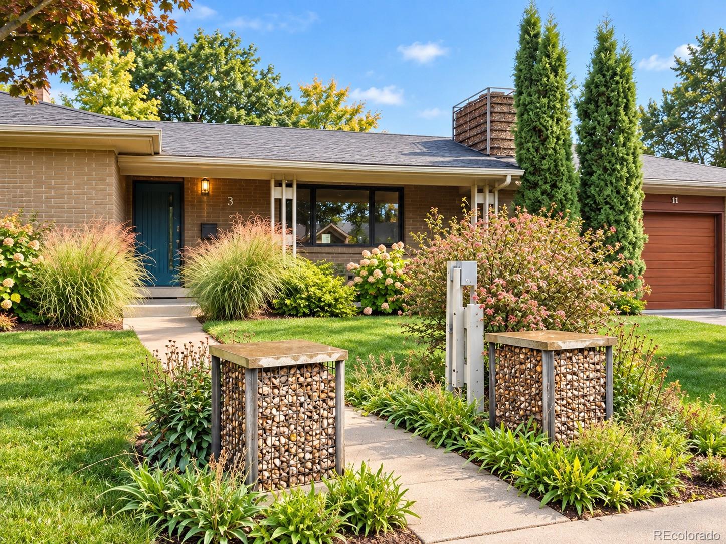 3532 S Eudora Way