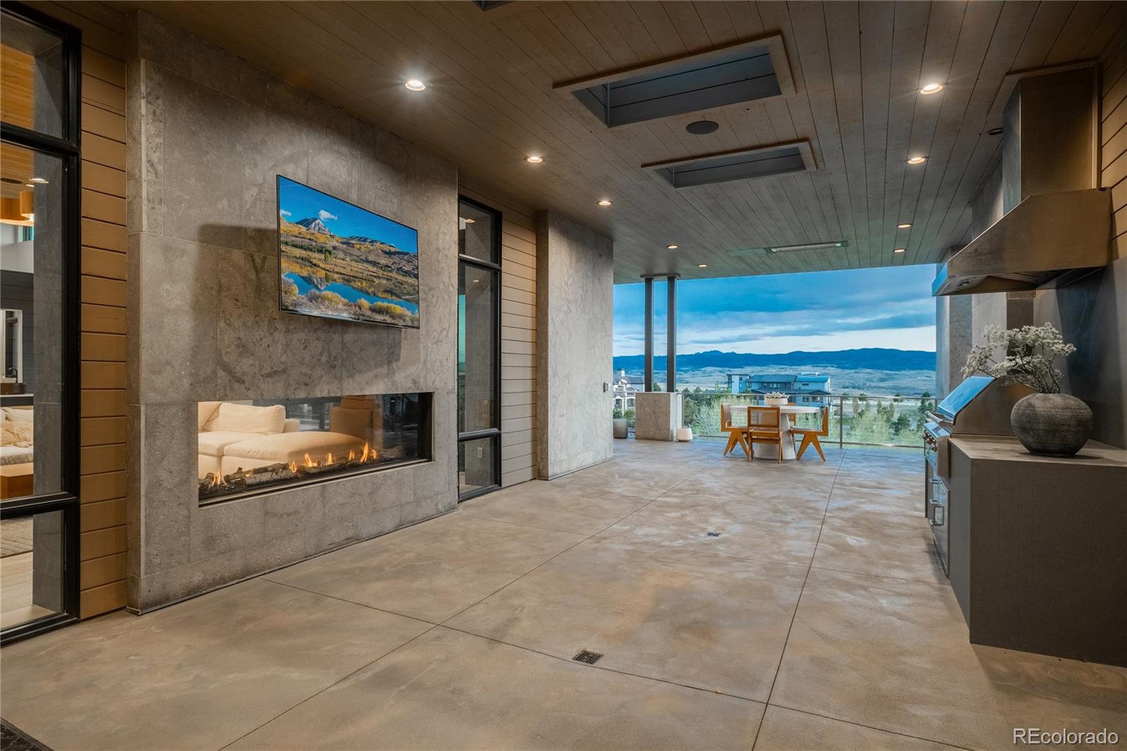 502 Emberglow Ln, Highlands Ranch, CO, 80126, USA, 4 Bedrooms Bedrooms, ,7 BathroomsBathrooms,Residential,Contingent,502 Emberglow Ln,3657674