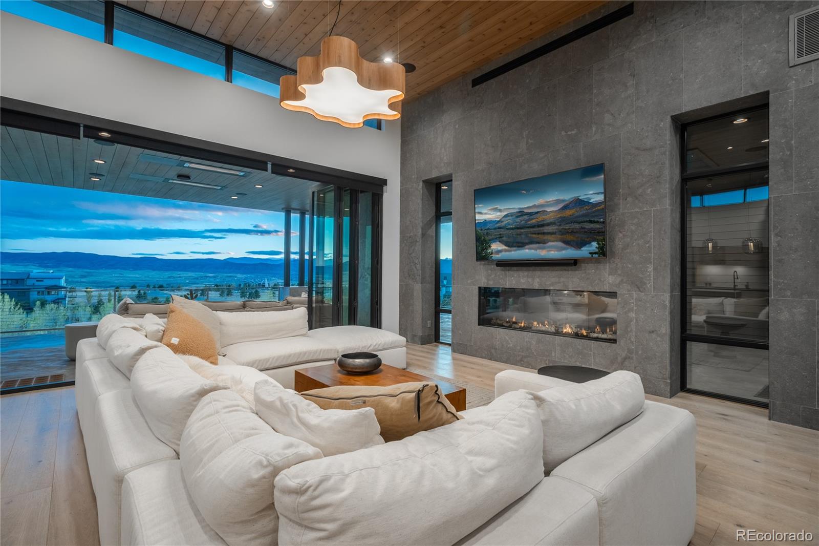 502 Emberglow Ln, Highlands Ranch, CO, 80126, USA, 4 Bedrooms Bedrooms, ,7 BathroomsBathrooms,Residential,Contingent,502 Emberglow Ln,3657674