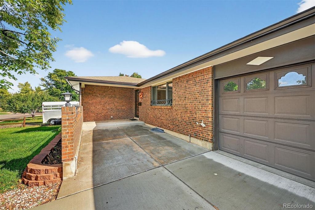 Photo of 1628 S Brentwood Street, Lakewood, CO 80232 (MLS # 1746172)