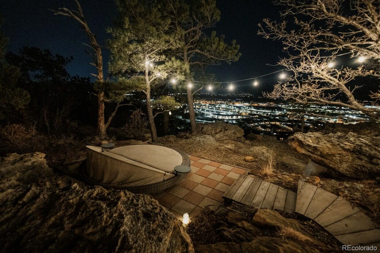 1420 Point Of The Pines Drive