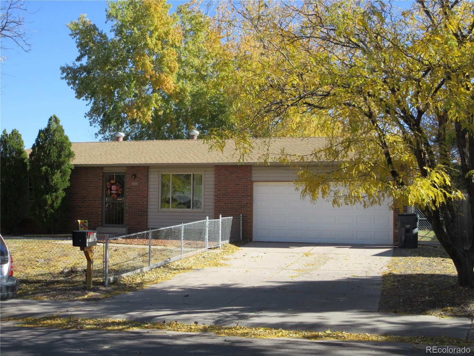 Photo 1 of 10 — 3034 S Olathe Way, Aurora, CO 80013