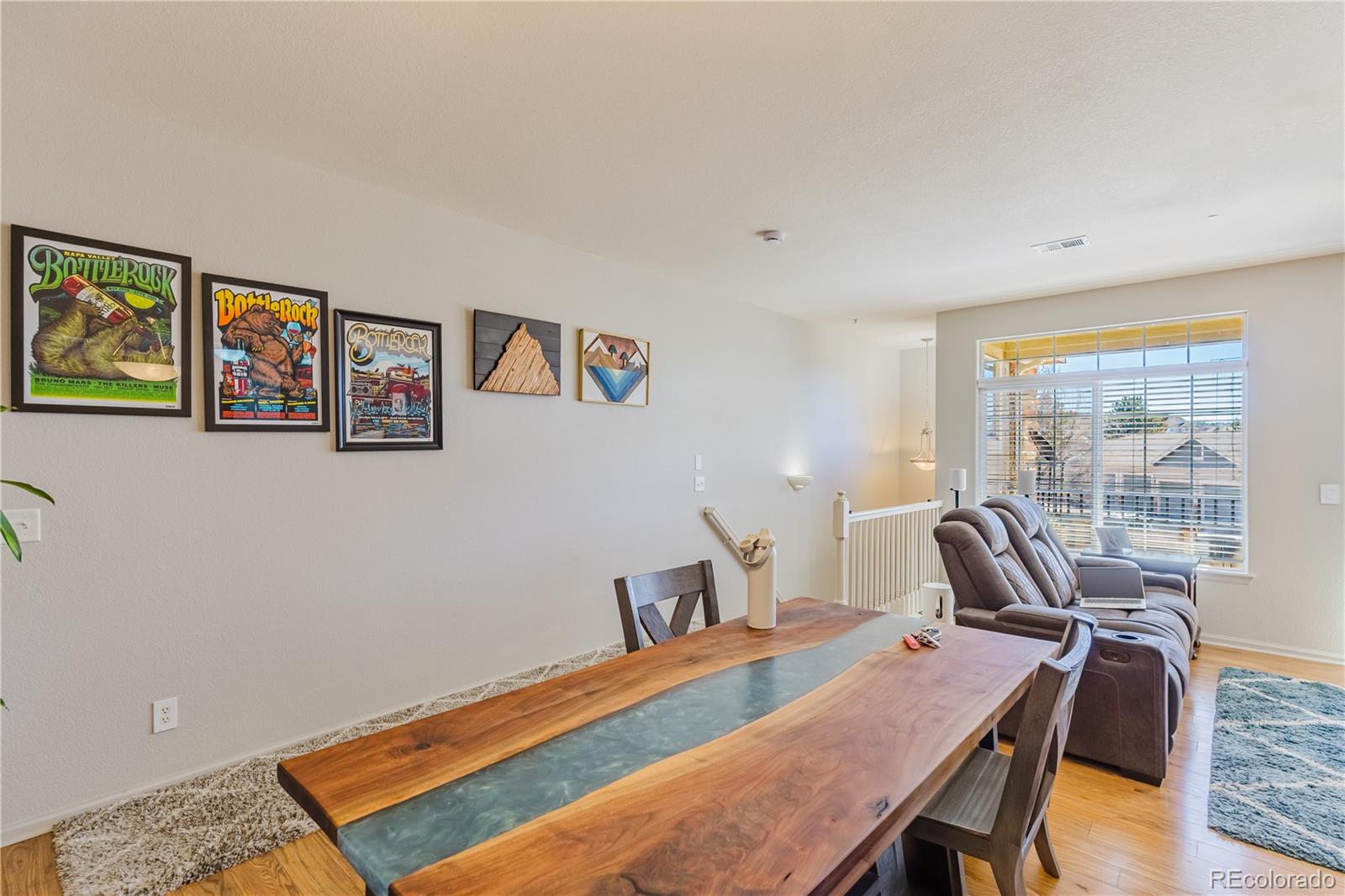 488 Black Feather Loop 210