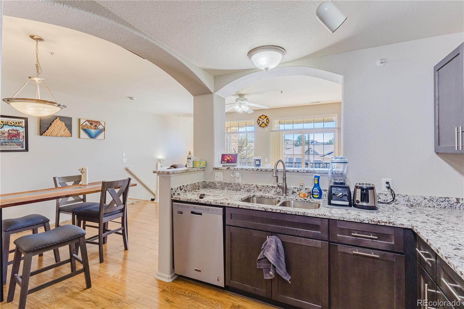 488 Black Feather Loop 210