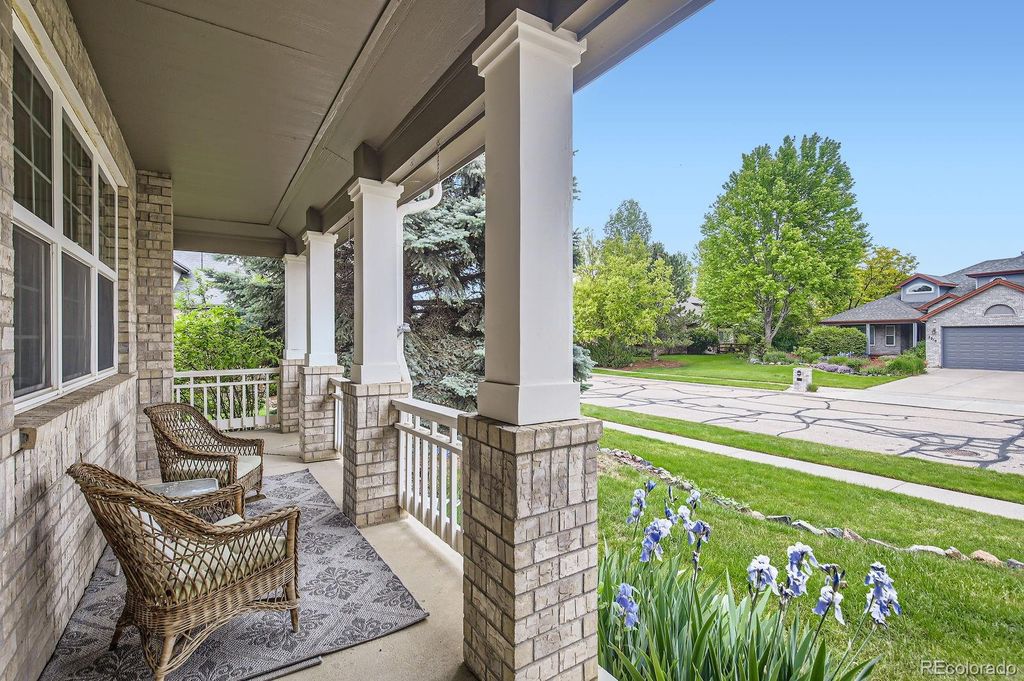 Photo of 2215 Parkview Drive, Longmont, CO 80504 (MLS # 8869526)