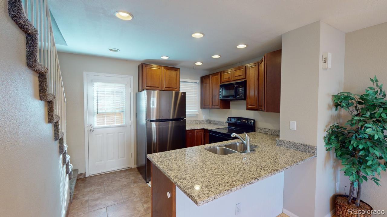 1811 S Quebec Way 194, Denver, CO, 80231 4 1811 S Quebec Way 194