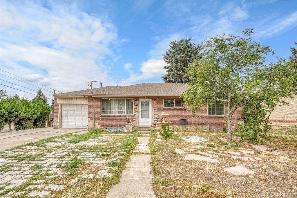 Photo of 1493 S Yates Street, Denver, CO 80219 (MLS # 9822915)