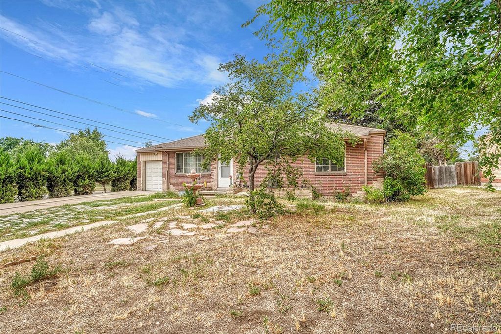 Photo of 1493 S Yates Street, Denver, CO 80219 (MLS # 9822915)