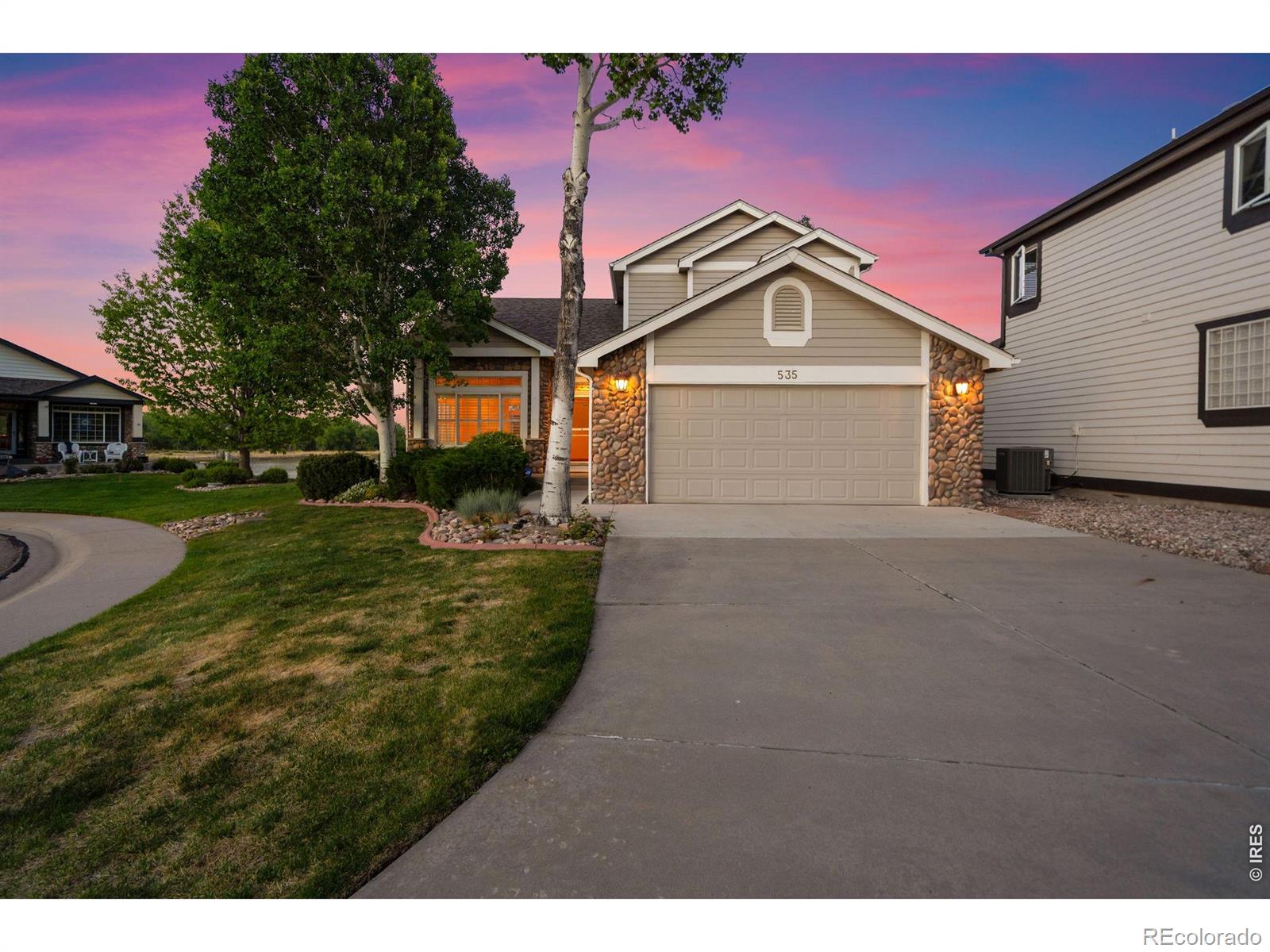 535 Lakeside Place