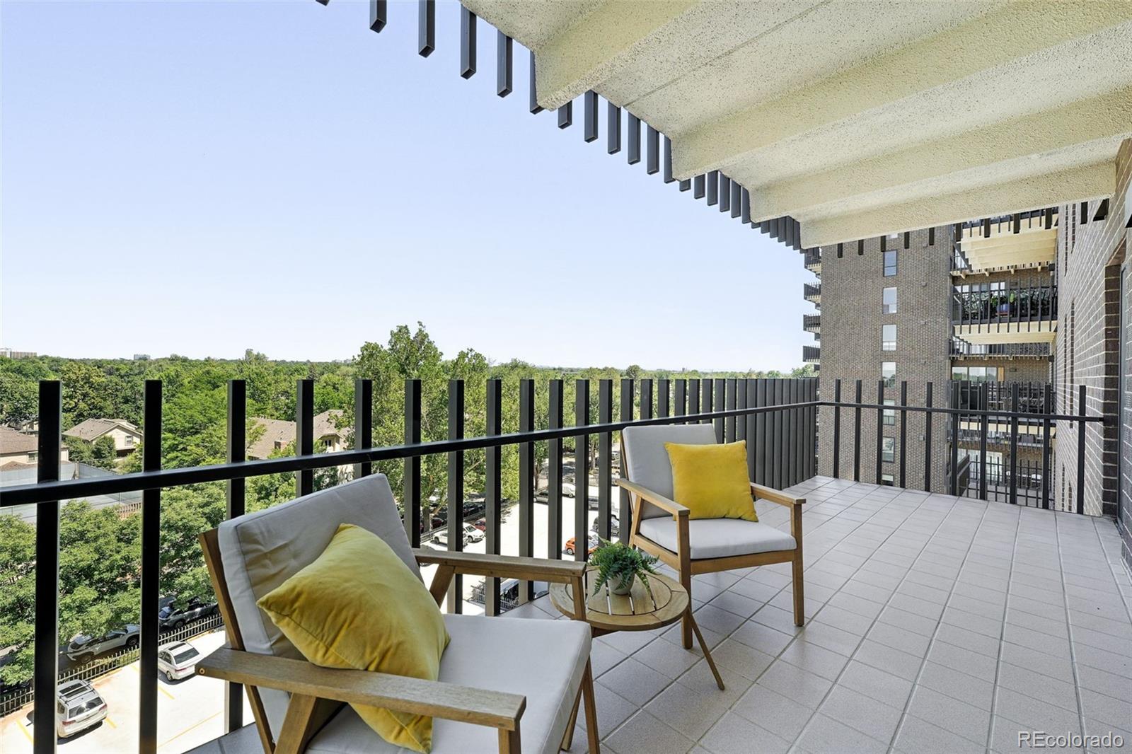 460 S Marion Parkway 801