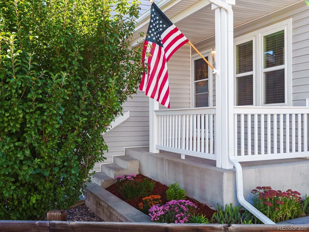 Photo of 7706 Mule Deer Place, Littleton, CO 80125 (MLS # 6693940)